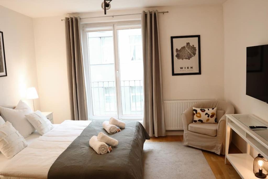 Charming, Modern & Spacious Apartment Вена Экстерьер фото